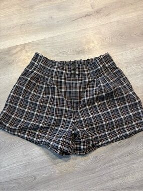 American Eagle Outfitters Plaid Women’s Shorts in Black, Gray, and Cream